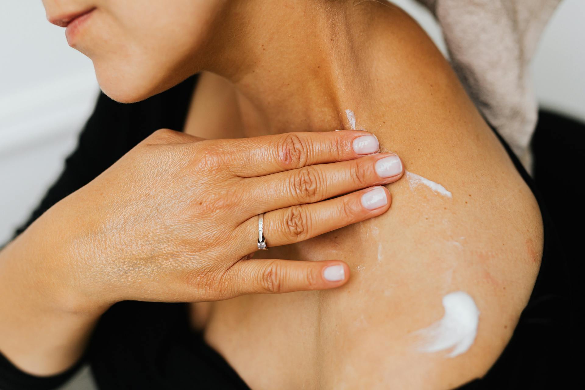 How Lightening Cream Works and What to Watch Out For